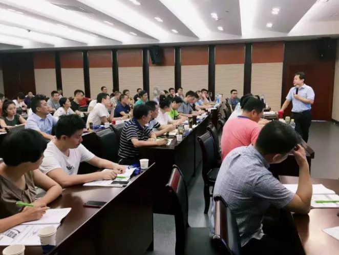 劉春華受邀走進重慶大學EMBA總裁班