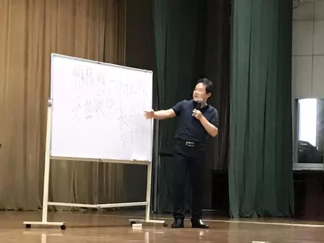 劉春華受邀為北汽福田奧鈴工廠時代-瑞沃主題授課
